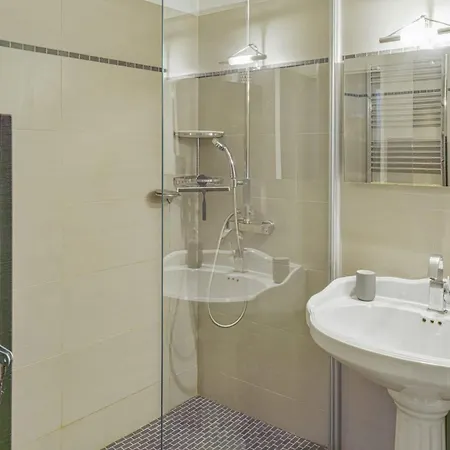 Labrouste Et Son Balcon - Welkeys